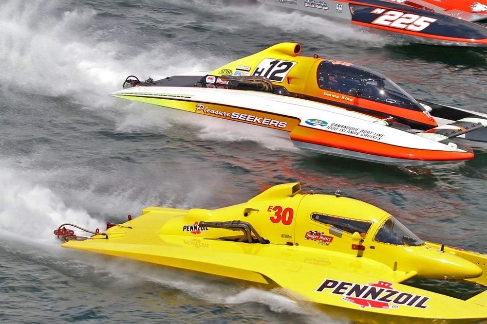 Thunder On The Niagara Boat Races | Niagara River Cruises